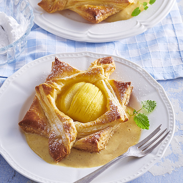 Listové košíčky s jablky a vanilkovou omáčkou: Recept se skořicí a likérem
