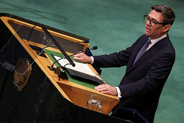 Brexit napáchal víc škody než užitku, řekl britský premiér. Chce lepší vztahy s EU