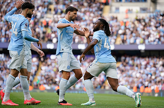 ONLINE: Liverpool vede na Bournemouthu, City zvyšuje. Poté v akci United