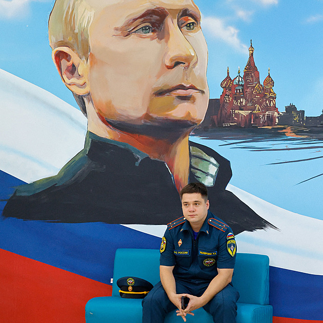 V Rusku skončily volby do Dumy. Putinova strana má podle odhadů přes 50 procent