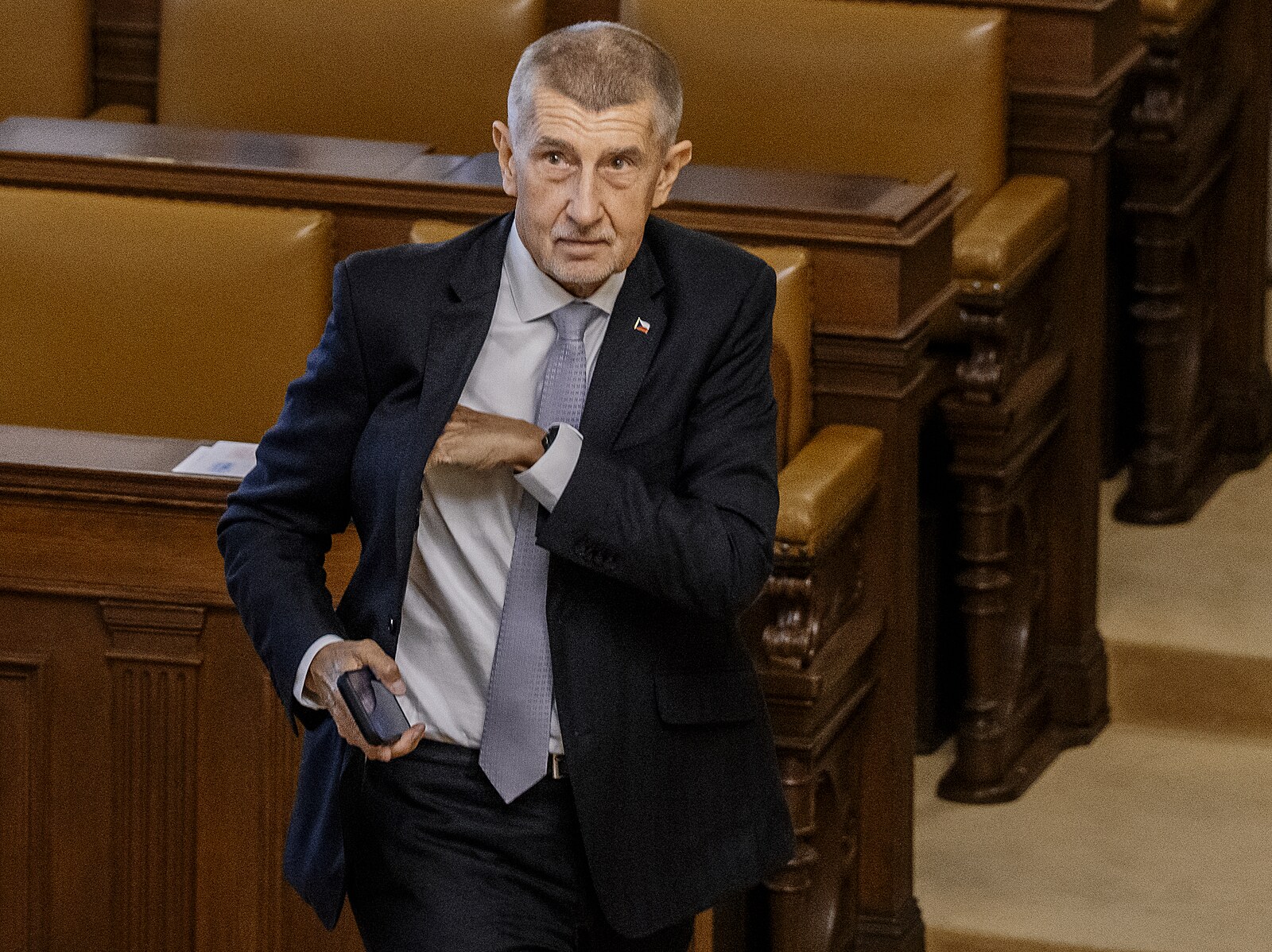 Poslanci budou pokračovat v jednání před hlasováním o nedůvěře Babišově vládě