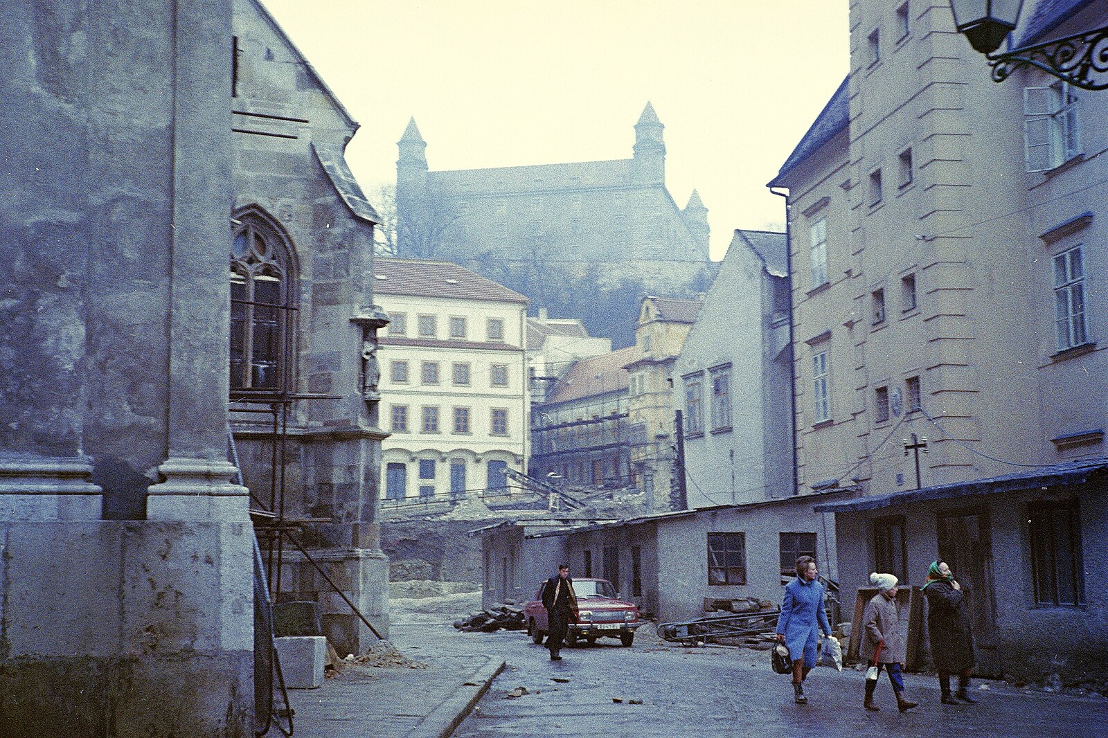 Připomeňme si Bratislavu za totality. Naštěstí jen na starých fotografiích