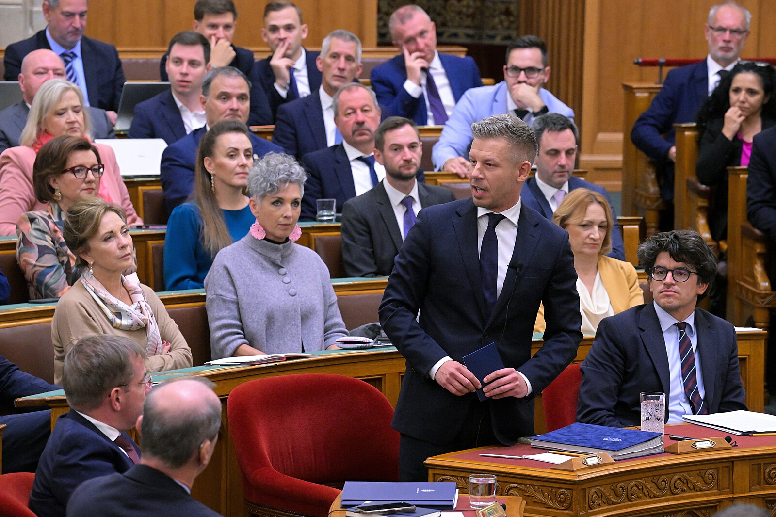 Maďarský premiér přišel o imunitu. Po obvinění z krádeže mobilu