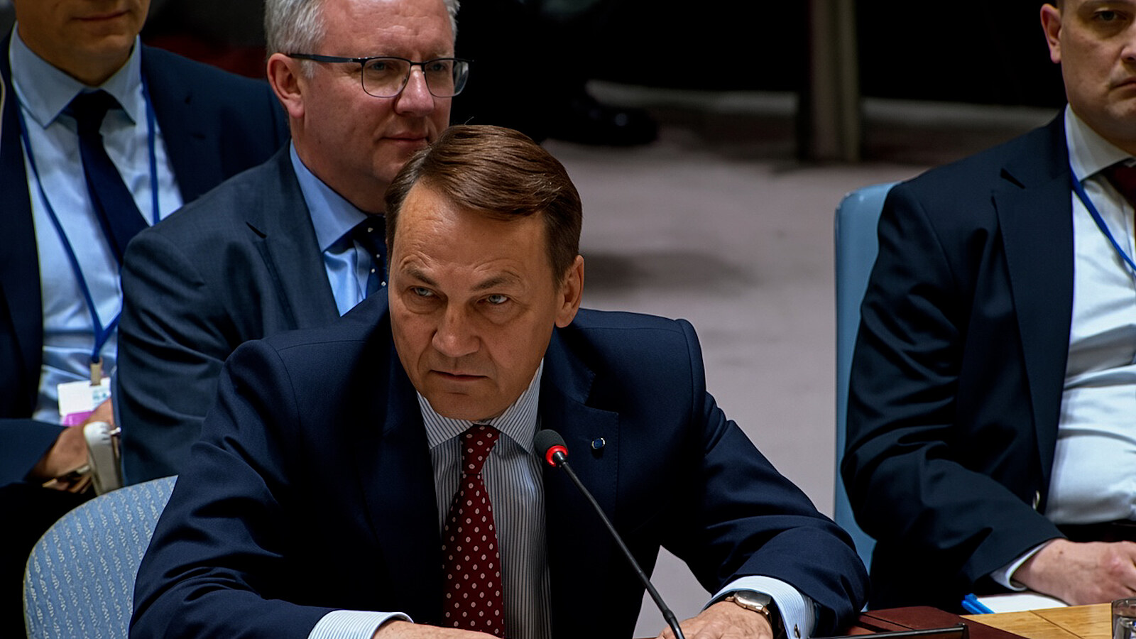 Sergeji, řekni šéfovi, že už toho bylo dost. Sikorski se v OSN opřel do Rusů