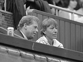 Tenistka Martina Navrátilová na exhibici na pra�ské �tvanici v roce 1995. Na...