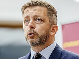 P�edseda STAN Vít Raku�an p�ed mimo�ádnou sch�zí o ned�v��e vlád�. (29. zá�í...