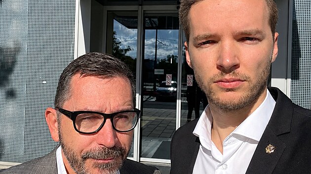 Slovenské úřady odmítly zapsat sňatek dvou svých diplomatů v cizině. Rozhodne soud