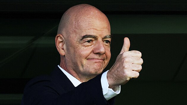 Gianni Infantino na zápase MS �en do 20 let.