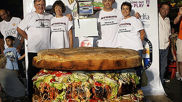 Tento hamburger nebyl jen rekordní atrakcí � bylo mo�né si ho objednat v...