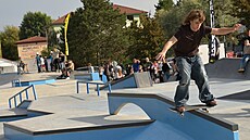 U lovosického lesoparku Osmi�ka se otev�el nový skatepark. Vznikl na míst�...