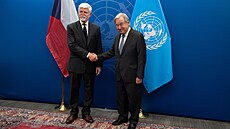 Ministr zahrani�í Petr Macinka (vlevo) a prezident Petr Pavel. 