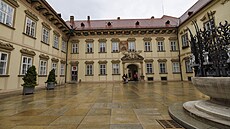 Nádvo�í nové radnice Magistrátu m�sta Brna. 24. zá�í 2026)