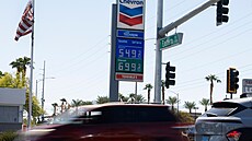 �erpací stanice Chevron na Eastern Avenue v Las Vegas. (18. zá�í 2026)