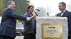 Alberto Tomba nav�tívil Liberec p�esn� p�ed dvaceti lety. Vlevo na snímku...