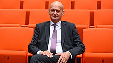 Volba nového rektora Univerzity Tomá�e Bati ve Zlín�. Na dal�í �ty�i roky se...