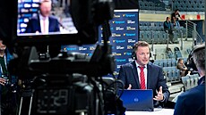 Po celou sezonu se o vysílání NHL postará zku�ený tým redaktor� a komentátor�...