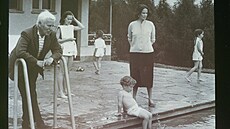 Ze soukromých videí je patrné, �e Chaplin nebyl klaun jen na filmovém plátn�,...