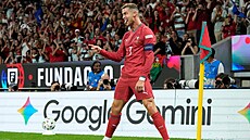 Cristiano Ronaldo slaví v 59. minut� gól proti Walesu, který v�ak VAR následn�...