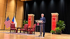 Petr Pavel na University of Nebraska�Lincoln debatoval se studenty a zástupci...