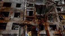 Ruská puma zasáhla bytový d�m v Charkov�, mezi zran�nými jsou i d�ti. (28. zá�í...