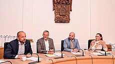Koalice ANO, PRO Plze�, Pirát� a STAN na plze�ské radnici se chlubí úpravou západní �ásti nám�stí Republiky. 