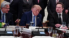 Americký prezident Donald Trump p�i setkání s nejvýznamn�j�ími p�edstaviteli...