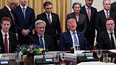 Americký prezident Donald Trump v úterý p�i setkání s nejvýznamn�j�ími...