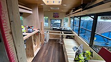 Pro� zrovna autobus a ne klasická dodávka �i obyt�ák? Autobus nabídl podstatn�...