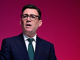 Britský premiér Andy Burnham na výro�ní konferenci labourist� v Liverpoolu (30....