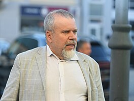 Bývalý prezident Milo� Zeman podpo�il v Chomutov� kandidáty Rajchlova hnutí...