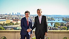 Premiér Babi� na jednání s rumunským prezidentem Nicușorem Danem v...