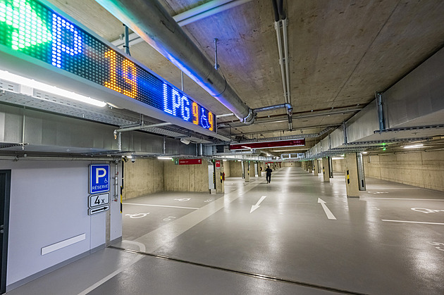 Praha má další parkovací dům. Do toho na Opatově se vejde pět set aut