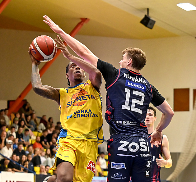 Hrubý: Na lize 150 lidí? Cokoliv pod 500 je ostuda basketu. McGhee je jako Nichols