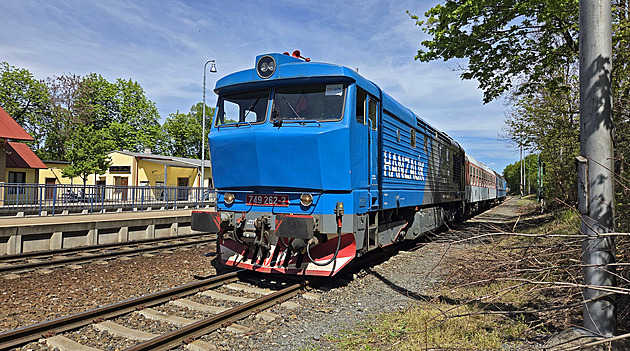 Bardotka 749.262 spole�nosti Rail System na konci svoj� cesty, kter� toho dne vedla z �esk�ch Bud�jovic p�es �esk� Velenice a T�bor a� do Prahy.