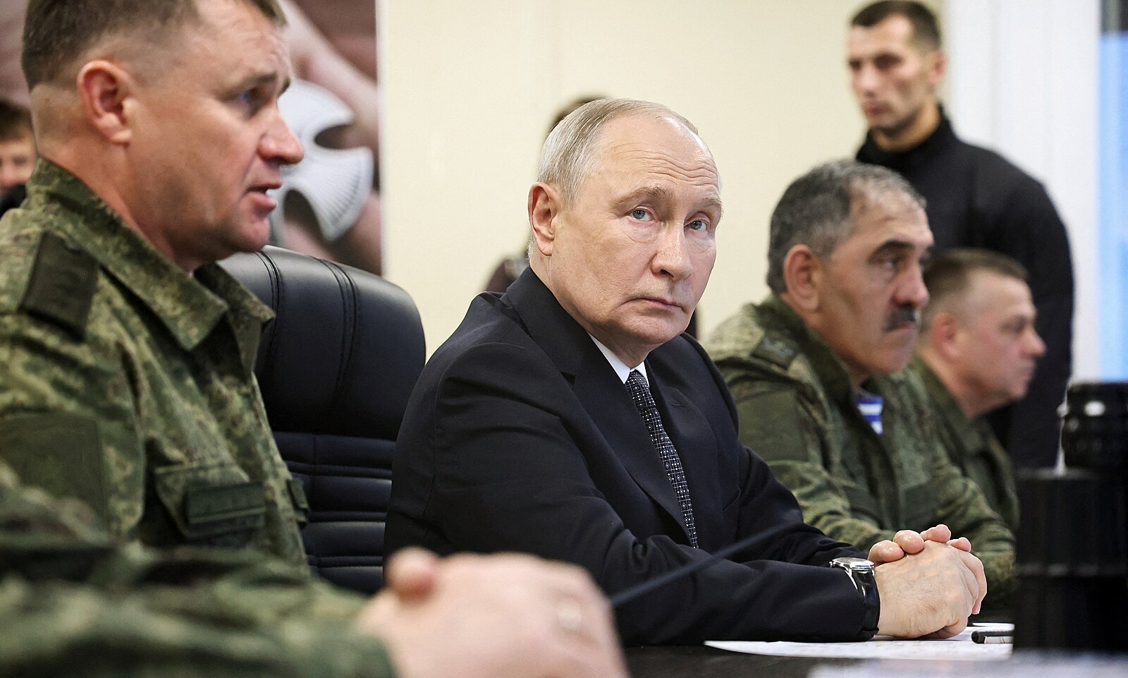 Putin by během voleb na Ukrajině zastavil útoky na jeden den, řekl Kreml