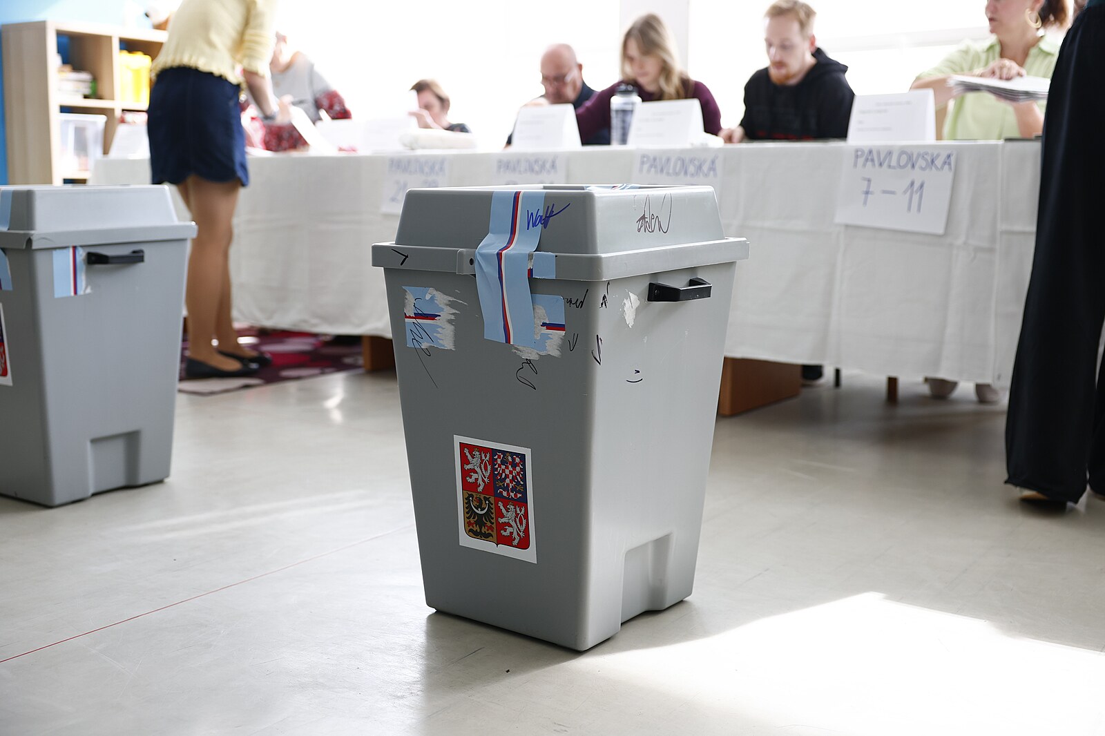 Volby 2026 ONLINE: Česko volí. Lidé si vybírají obecní zastupitele a senátory | Česko