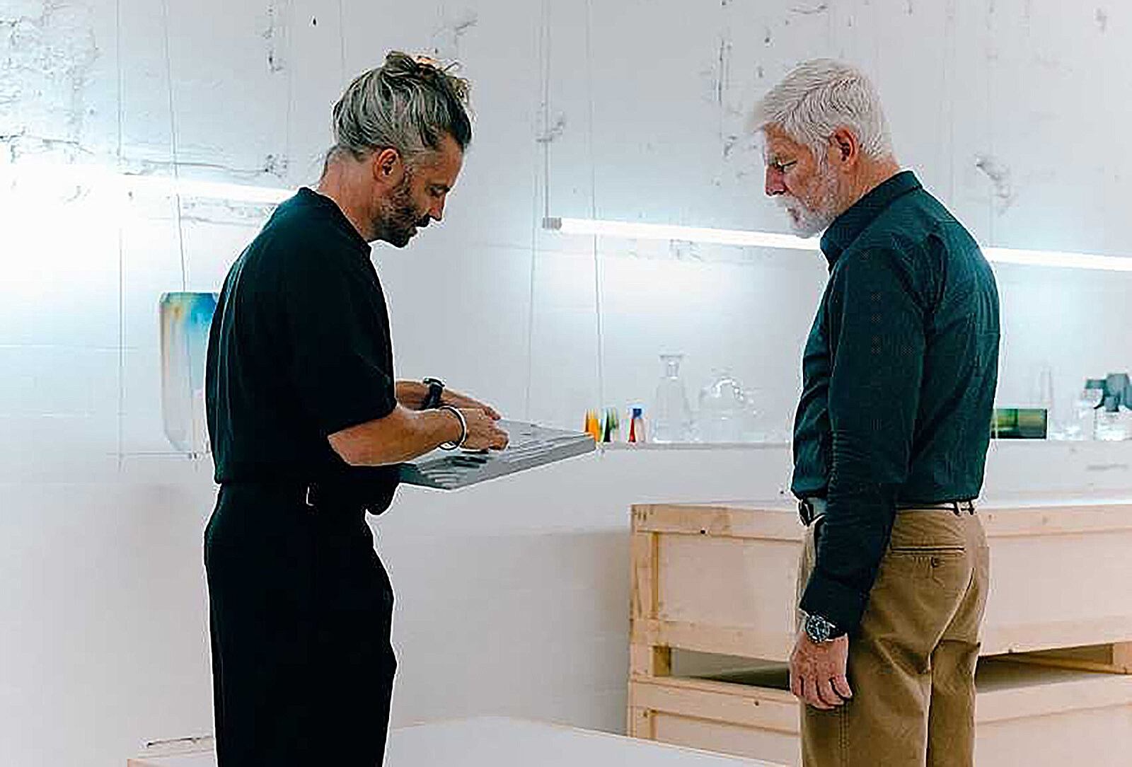 Minimalismus a český lev ze skla. Designér Plecháč navrhl nový prezidentský pult