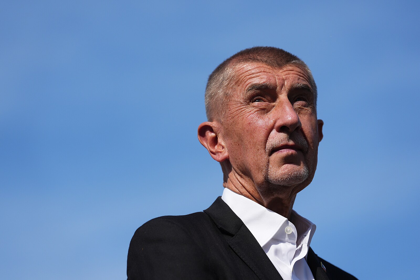 NÁZOR: Mohou si Češi od státu odkoupit státní dluh? Z Babišových slov běhá mráz po zádech