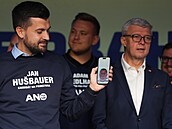 Babiše ze závěru kampaně vyřadila horečka. S Hušbauerem si zavolal