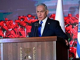 Premiér Benjamin Netanjahu hovo�í b�hem piety k t�etímu výro�í teroristického...