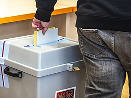 V �esku za�aly komunální a senátní volby. (9. zá�í 2026)