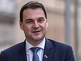 Ministr zahrani�í Petr Macinka (Motoristé sob�) odvolil na Základní a mate�ské...