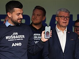 Premiér Andrej Babi� (ANO) kv�li nemoci vynechal záv�r kampan� hnutí p�ed...