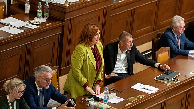 Projedn�v�n� n�vrhu na vysloven� ned�v�ry vl�d� �esk� republiky. Na sn�mku je zachycen� Alena Schillerov� (ANO). (1. ��jna 2026)