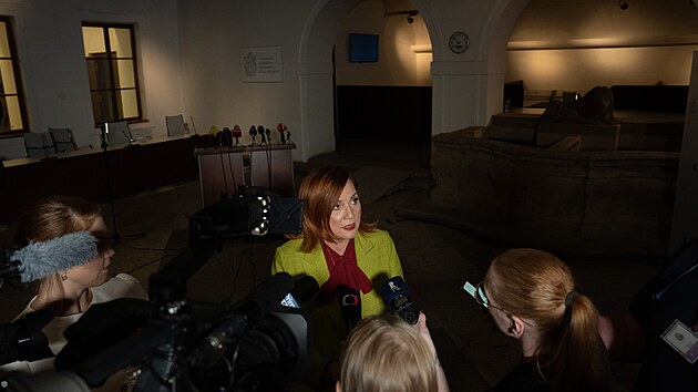 Projedn�v�n� n�vrhu na vysloven� ned�v�ry vl�d� �esk� republiky. Na sn�mku je zachycen� Alena Schillerov� (ANO). (1. ��jna 2026)
