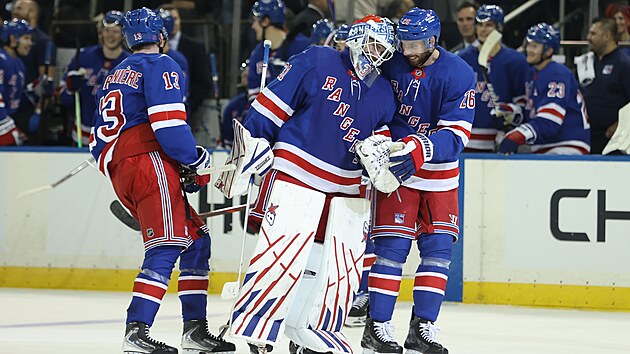 Hr��i New York Rangers slav� g�l brank��e Igora �es�orkina.