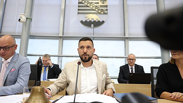 Poslanci zemského sn�mu v Sasku-Anhaltsku jeho p�edsedou zvolili zástupce...