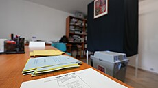 Komisi ve Vysok�© LhotÄ� s 16 voliÄ�i musej�­ obsazovat lid�© odjinud