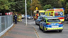 �ák na st�ední �kole v Ostrolence na severovýchod� Polska no�em zranil osm...