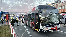 Nehoda autobusu MHD a chodce v Opatovské ulici v Praze (7. �íjna 2026)